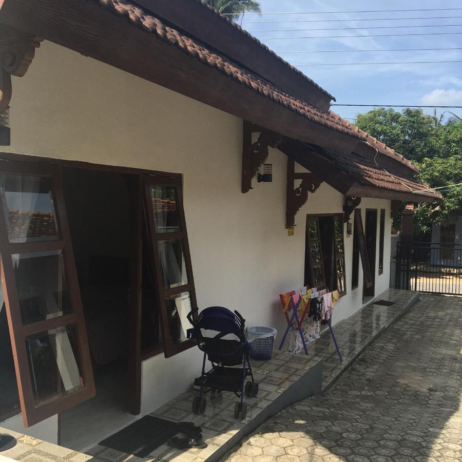 Готель Karimunjannah House Карімунджава Екстер'єр фото